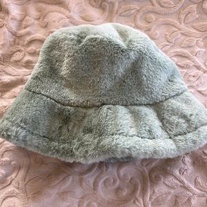 Soft bucket cap